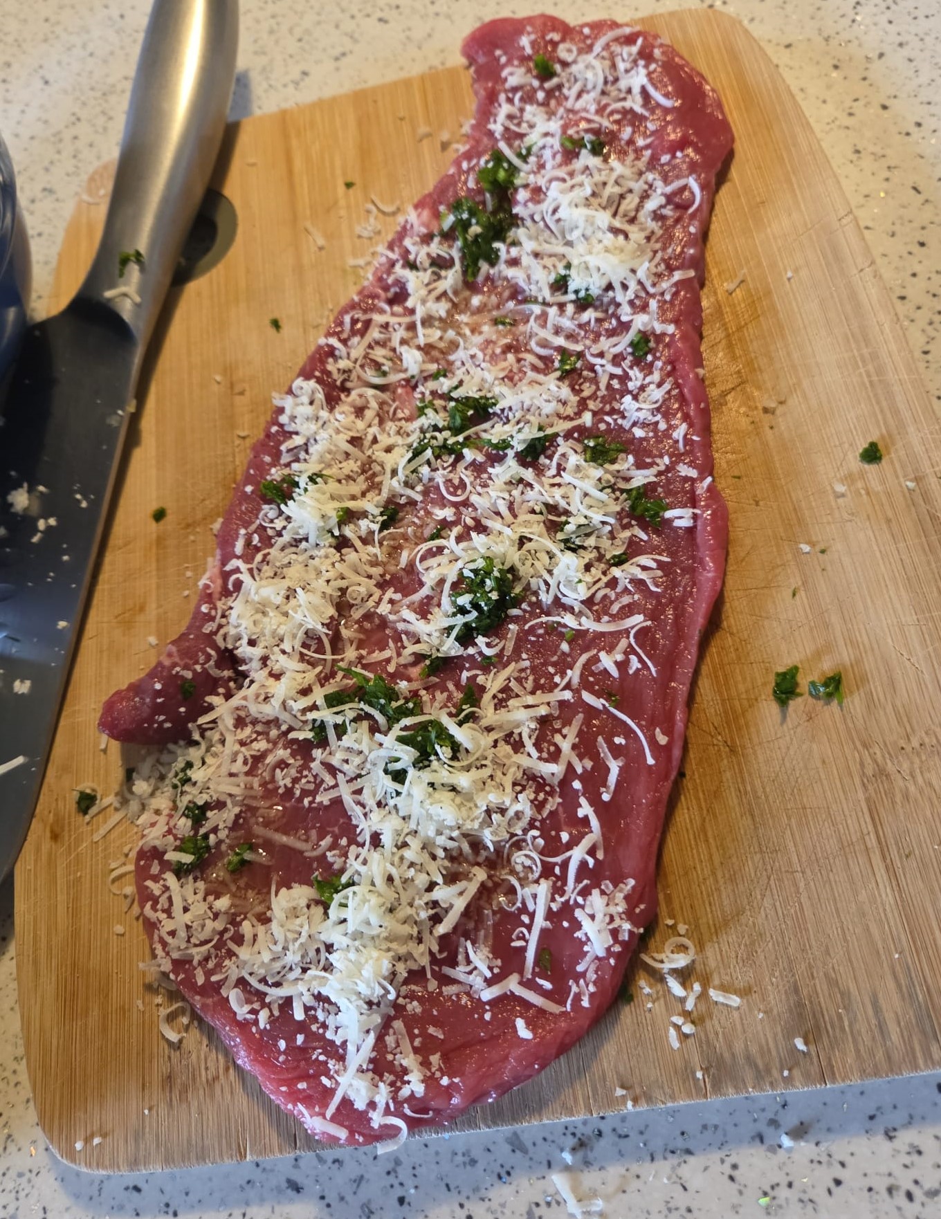 Brasciola aperta con ripieno di formaggio e prezzemolo